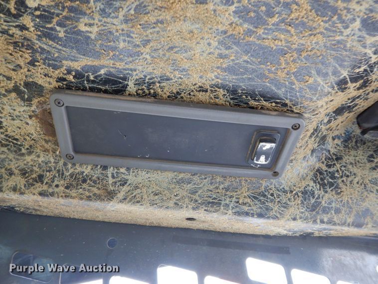 image for item HJ9628 2006 New Holland L185  skid steer loader