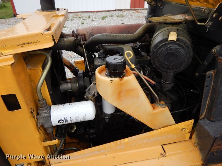 image for item HJ9628 2006 New Holland L185  skid steer loader