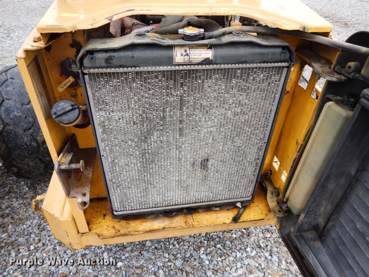 image for item HJ9628 2006 New Holland L185  skid steer loader