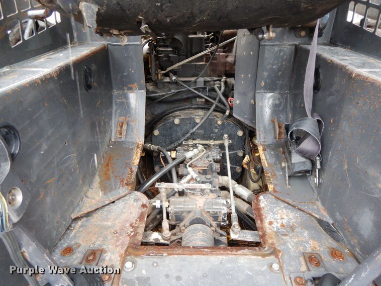 image for item HJ9628 2006 New Holland L185  skid steer loader