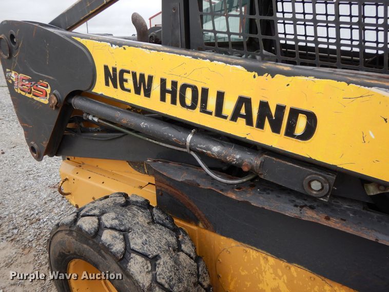 image for item HJ9628 2006 New Holland L185  skid steer loader