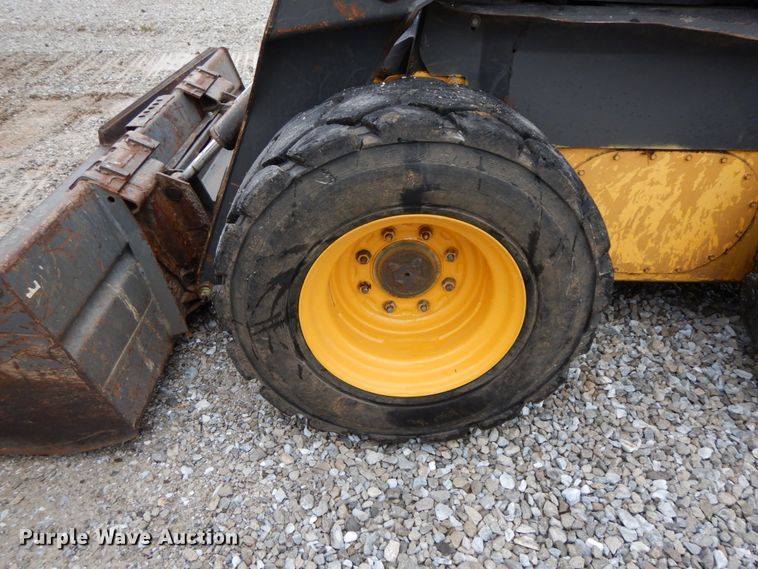 image for item HJ9628 2006 New Holland L185  skid steer loader