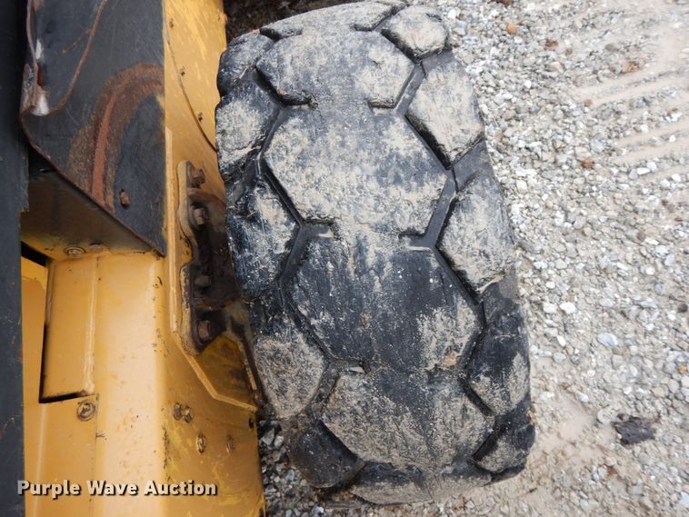 image for item HJ9628 2006 New Holland L185  skid steer loader