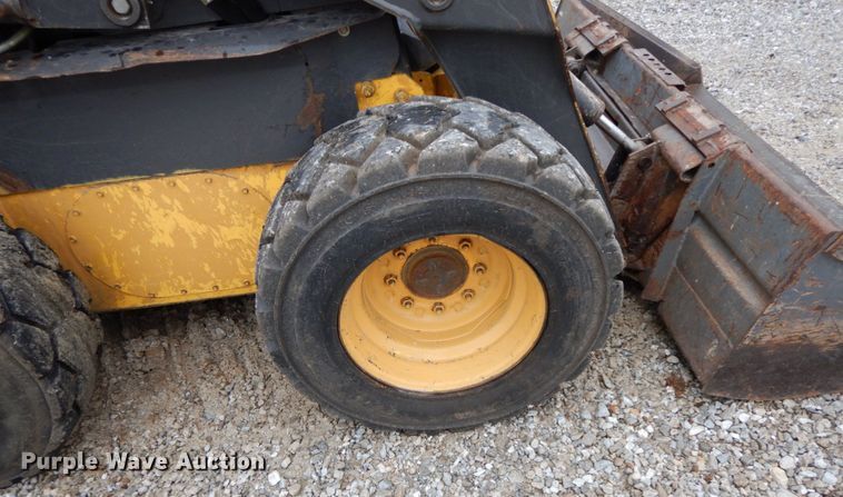 image for item HJ9628 2006 New Holland L185  skid steer loader