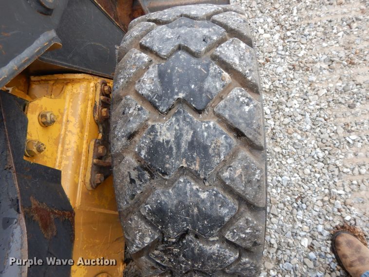 image for item HJ9628 2006 New Holland L185  skid steer loader