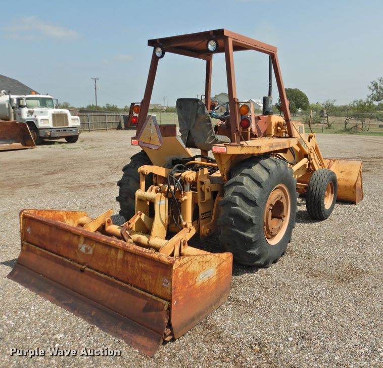 image for item HO9918 Case 480LL  landscape tractor