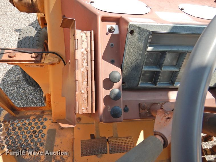 image for item HO9918 Case 480LL  landscape tractor