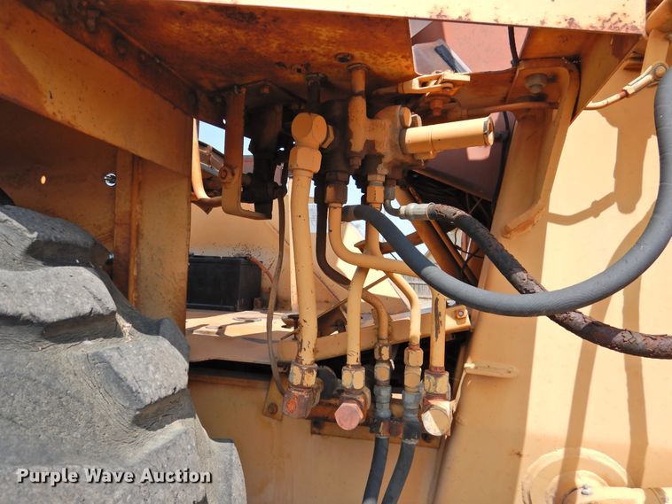 image for item HO9918 Case 480LL  landscape tractor