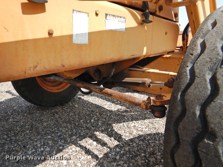 image for item HO9918 Case 480LL  landscape tractor