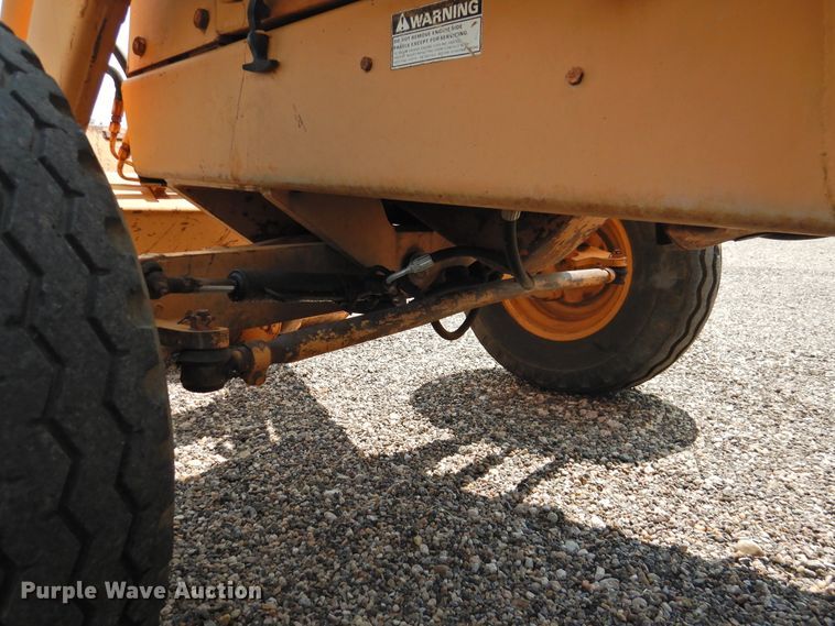 image for item HO9918 Case 480LL  landscape tractor