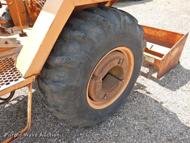 image for item HO9918 Case 480LL  landscape tractor