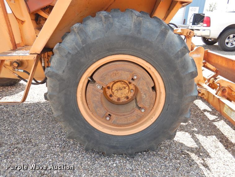 image for item HO9918 Case 480LL  landscape tractor