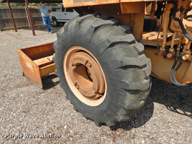 image for item HO9918 Case 480LL  landscape tractor