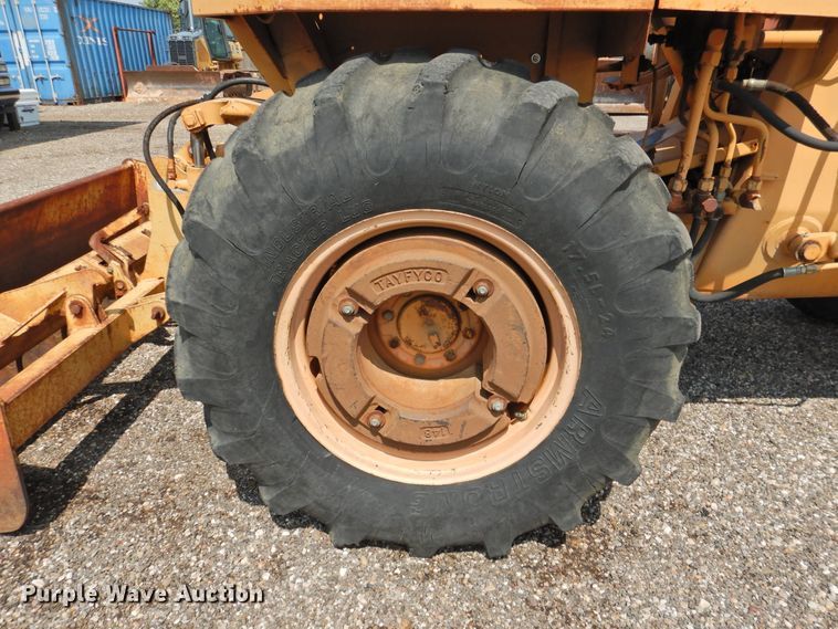 image for item HO9918 Case 480LL  landscape tractor