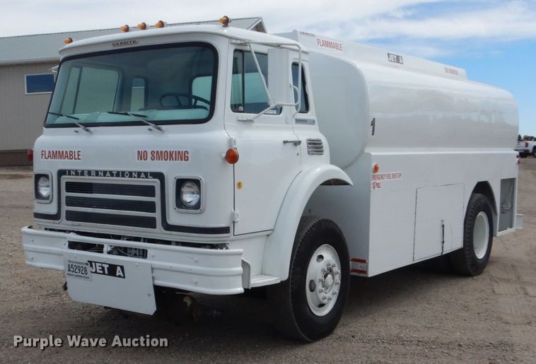 image for item HP9766 1978 International Cargo Star  CO1850B fuel truck