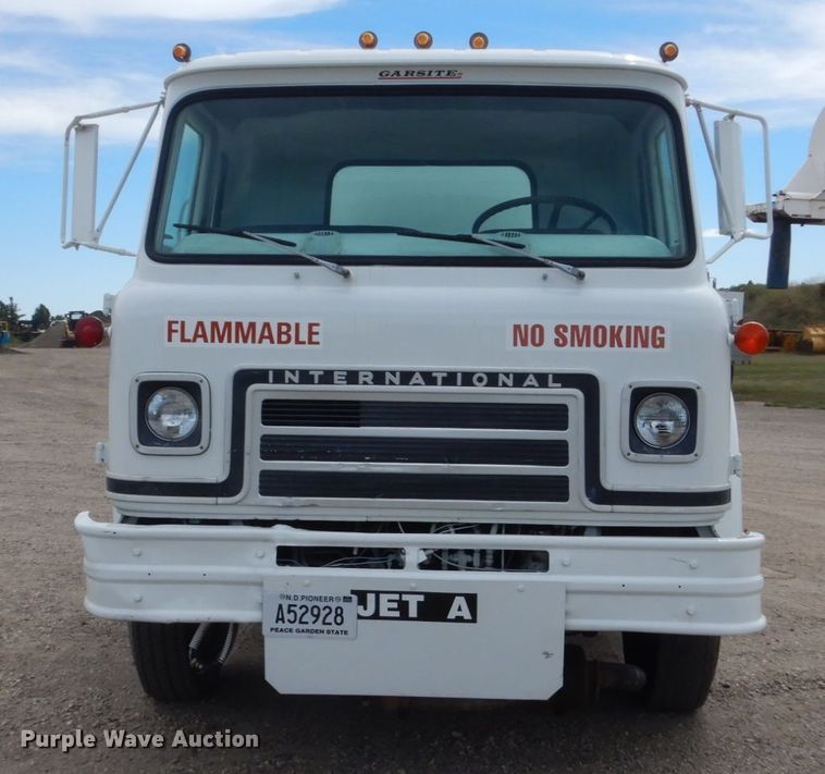 image for item HP9766 1978 International Cargo Star  CO1850B fuel truck