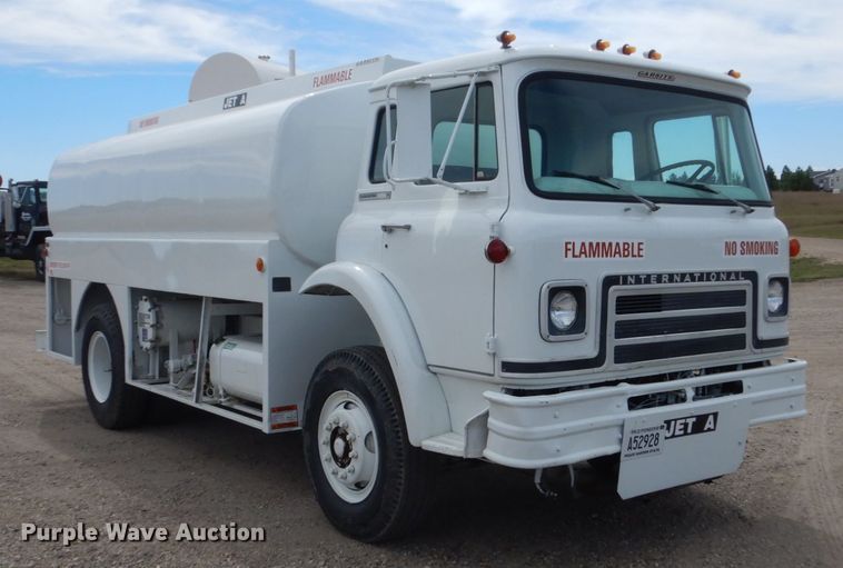 image for item HP9766 1978 International Cargo Star  CO1850B fuel truck