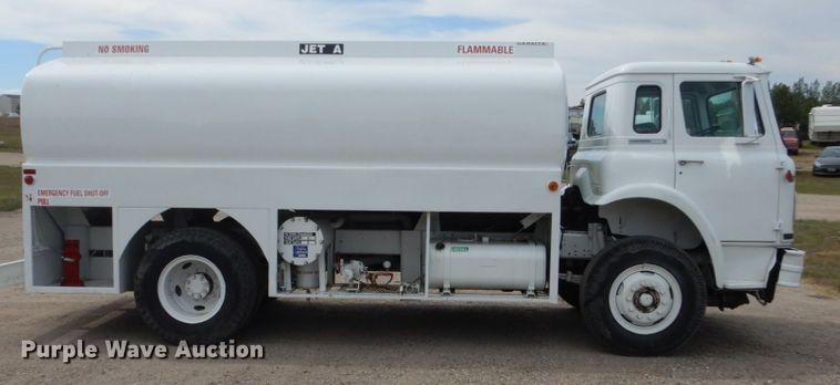 image for item HP9766 1978 International Cargo Star  CO1850B fuel truck