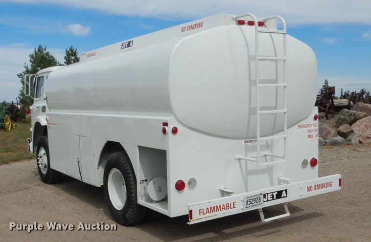 image for item HP9766 1978 International Cargo Star  CO1850B fuel truck