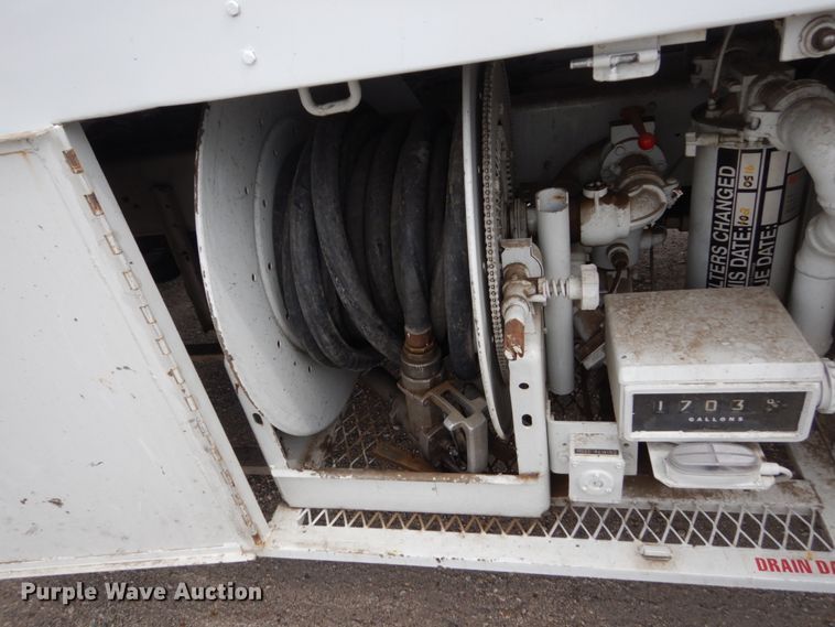 image for item HP9766 1978 International Cargo Star  CO1850B fuel truck