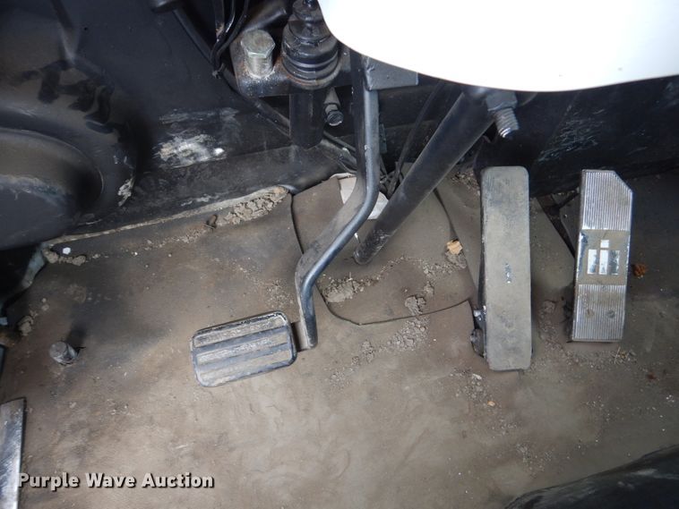 image for item HP9766 1978 International Cargo Star  CO1850B fuel truck