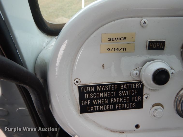 image for item HP9766 1978 International Cargo Star  CO1850B fuel truck