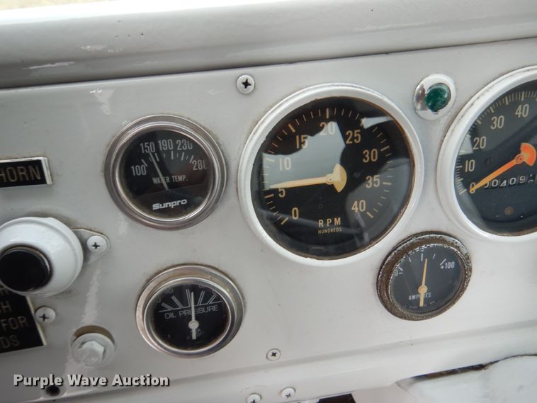 image for item HP9766 1978 International Cargo Star  CO1850B fuel truck