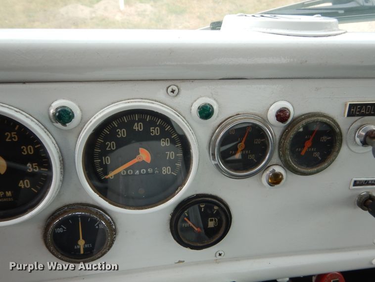 image for item HP9766 1978 International Cargo Star  CO1850B fuel truck