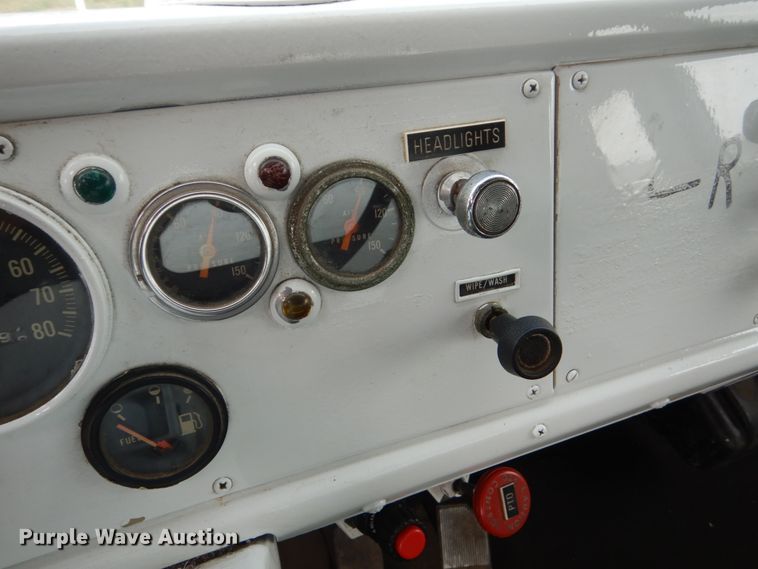 image for item HP9766 1978 International Cargo Star  CO1850B fuel truck