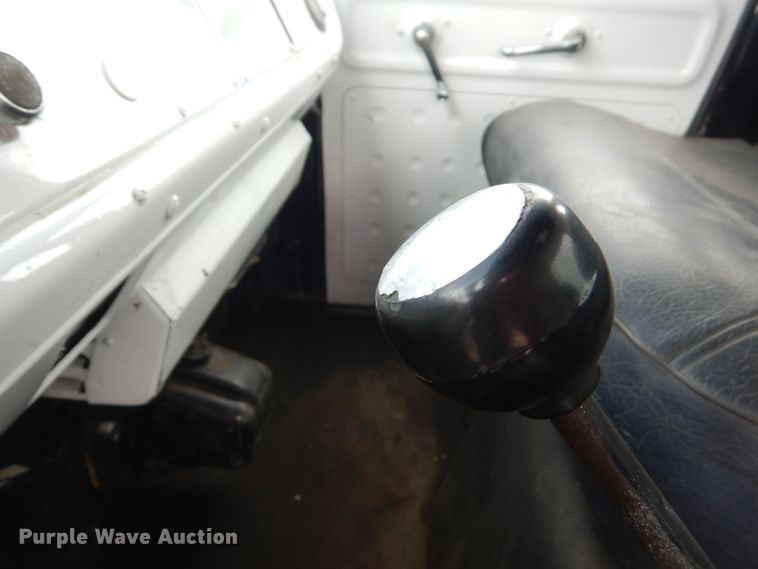 image for item HP9766 1978 International Cargo Star  CO1850B fuel truck