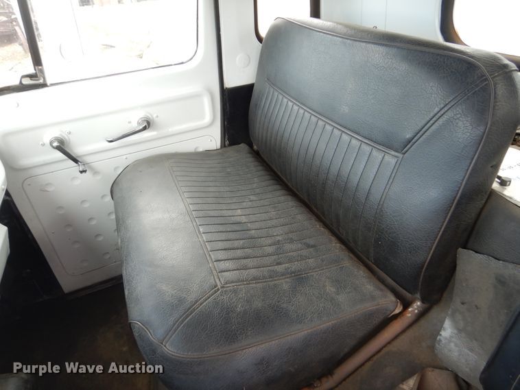 image for item HP9766 1978 International Cargo Star  CO1850B fuel truck