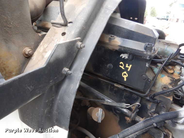 image for item HP9766 1978 International Cargo Star  CO1850B fuel truck