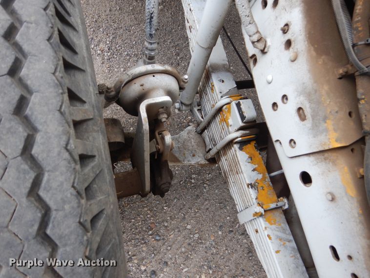 image for item HP9766 1978 International Cargo Star  CO1850B fuel truck