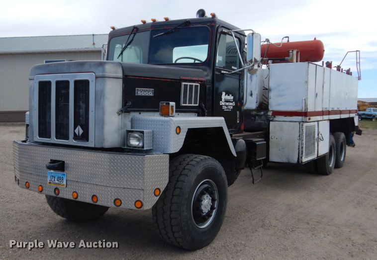 image for item HP9767 1987 International Paystar F5070  fuel truck