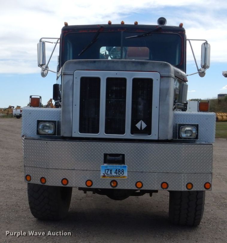 image for item HP9767 1987 International Paystar F5070  fuel truck