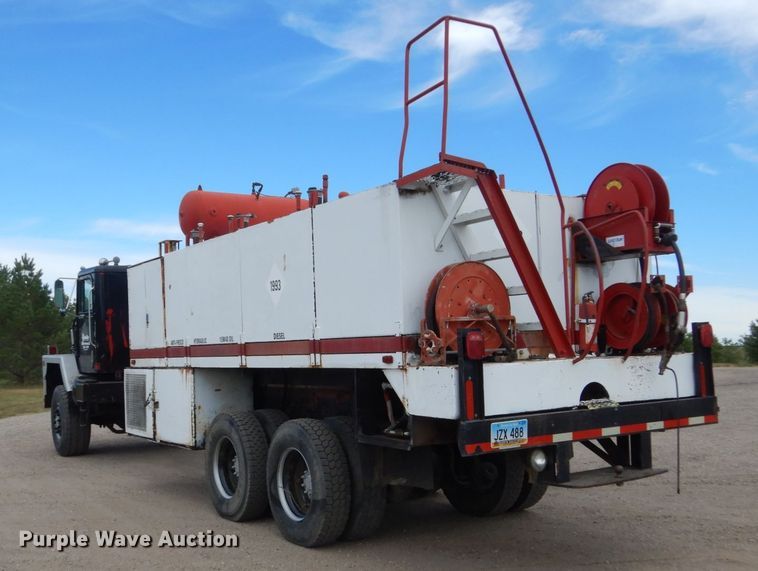 image for item HP9767 1987 International Paystar F5070  fuel truck