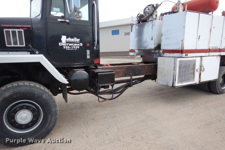 image for item HP9767 1987 International Paystar F5070  fuel truck