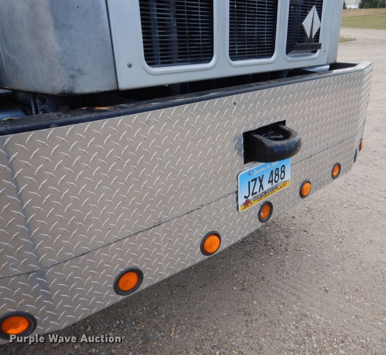 image for item HP9767 1987 International Paystar F5070  fuel truck