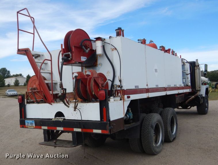 image for item HP9767 1987 International Paystar F5070  fuel truck