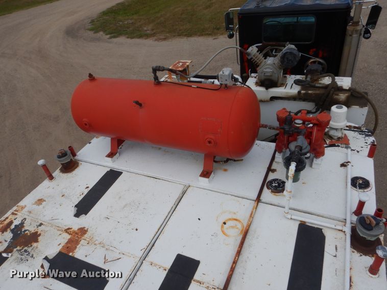 image for item HP9767 1987 International Paystar F5070  fuel truck