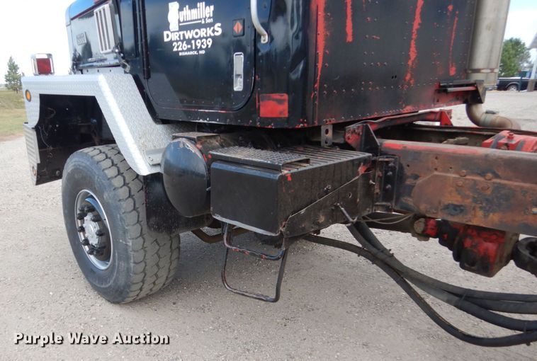 image for item HP9767 1987 International Paystar F5070  fuel truck