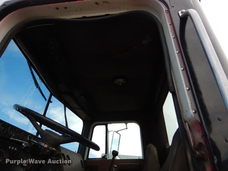 image for item HP9767 1987 International Paystar F5070  fuel truck