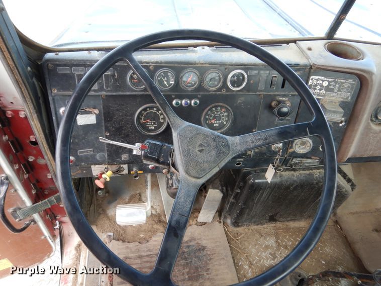 image for item HP9767 1987 International Paystar F5070  fuel truck