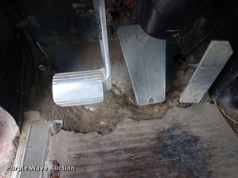 image for item HP9767 1987 International Paystar F5070  fuel truck