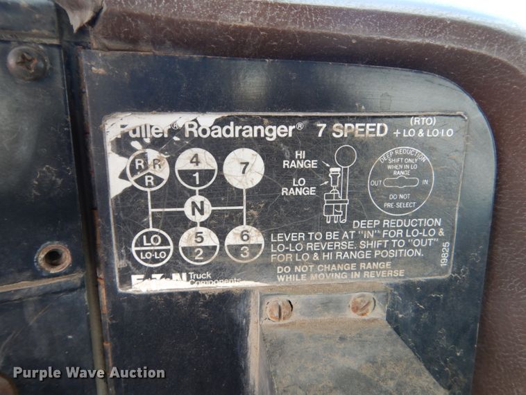 image for item HP9767 1987 International Paystar F5070  fuel truck