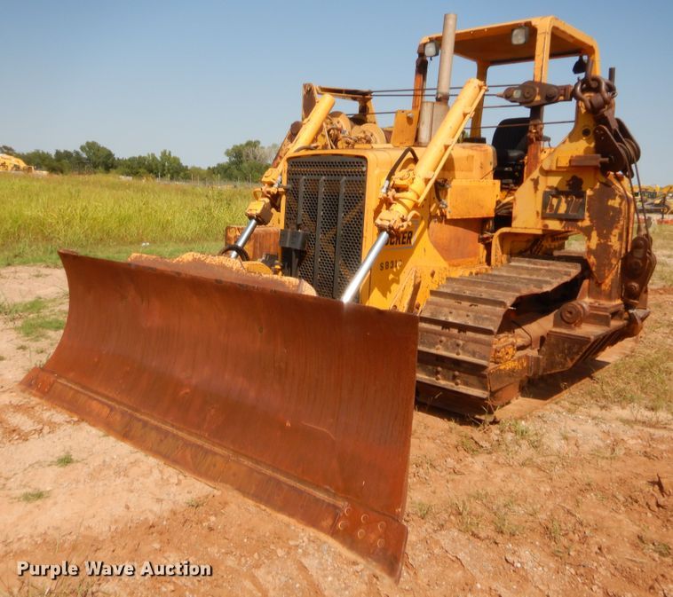 image for item HW9325 1990 John Deere 750B  pipelayer