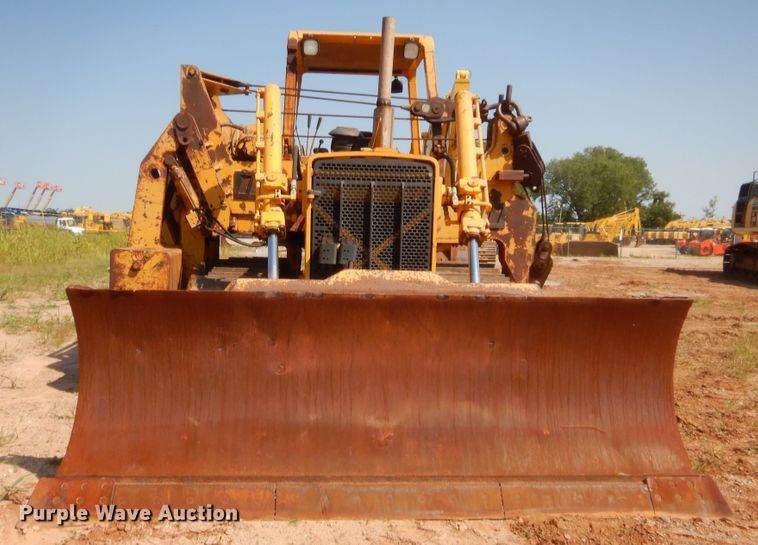 image for item HW9325 1990 John Deere 750B  pipelayer