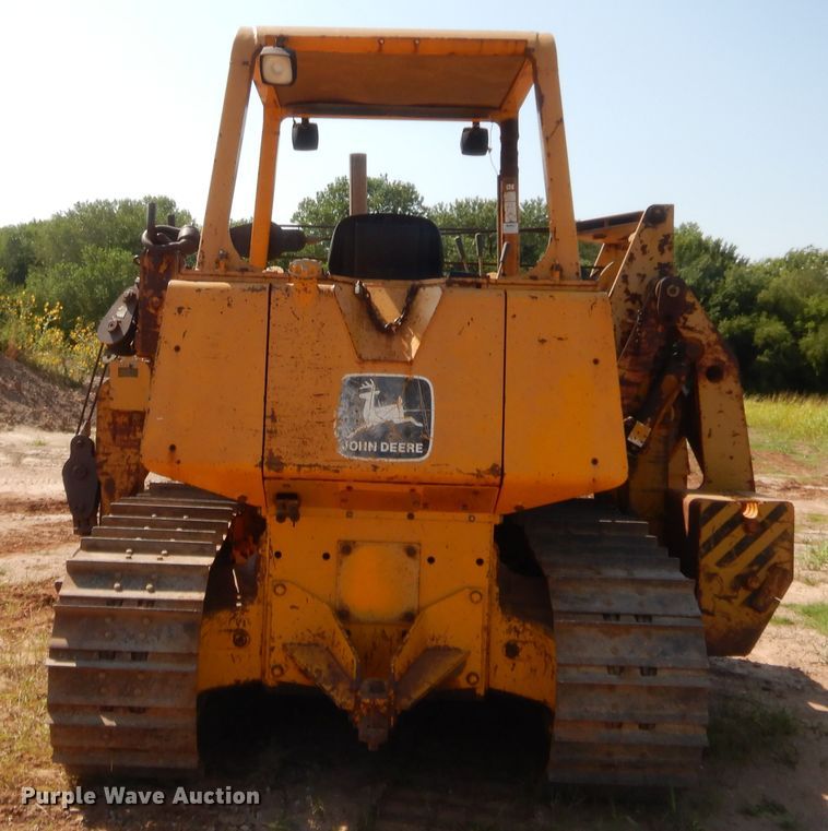 image for item HW9325 1990 John Deere 750B  pipelayer