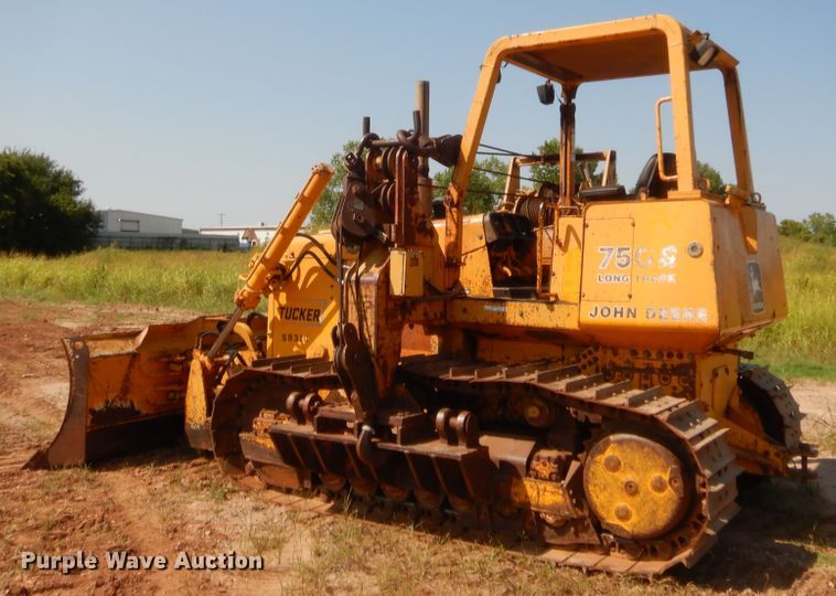 image for item HW9325 1990 John Deere 750B  pipelayer