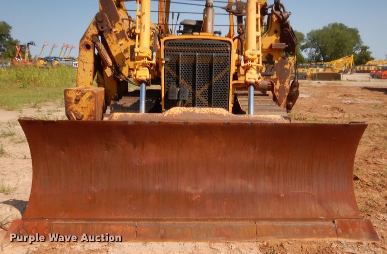 image for item HW9325 1990 John Deere 750B  pipelayer